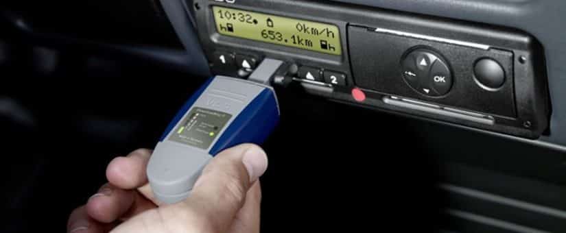 Cómo descargar el tacógrafo digital